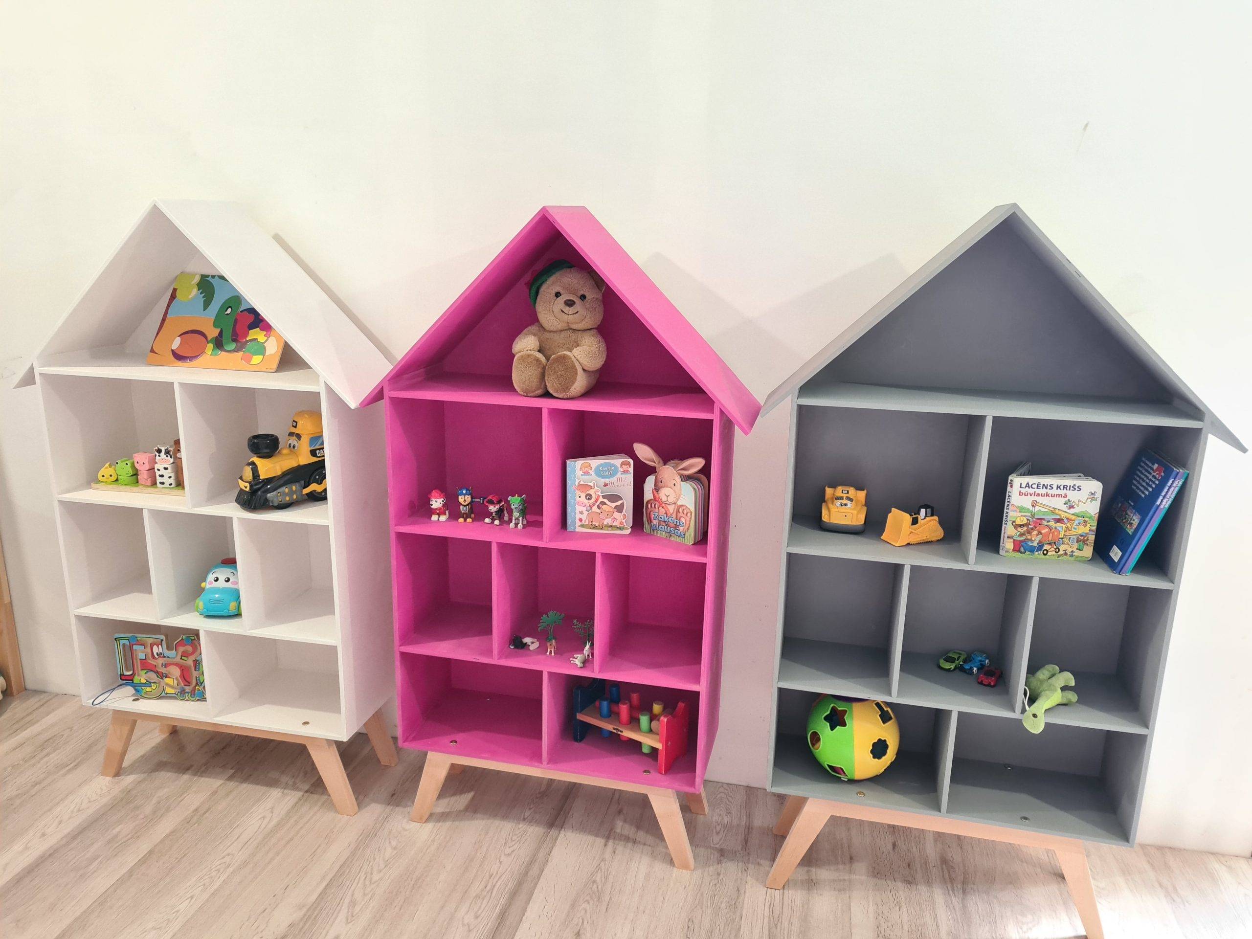 Leļļu māja/plaukts